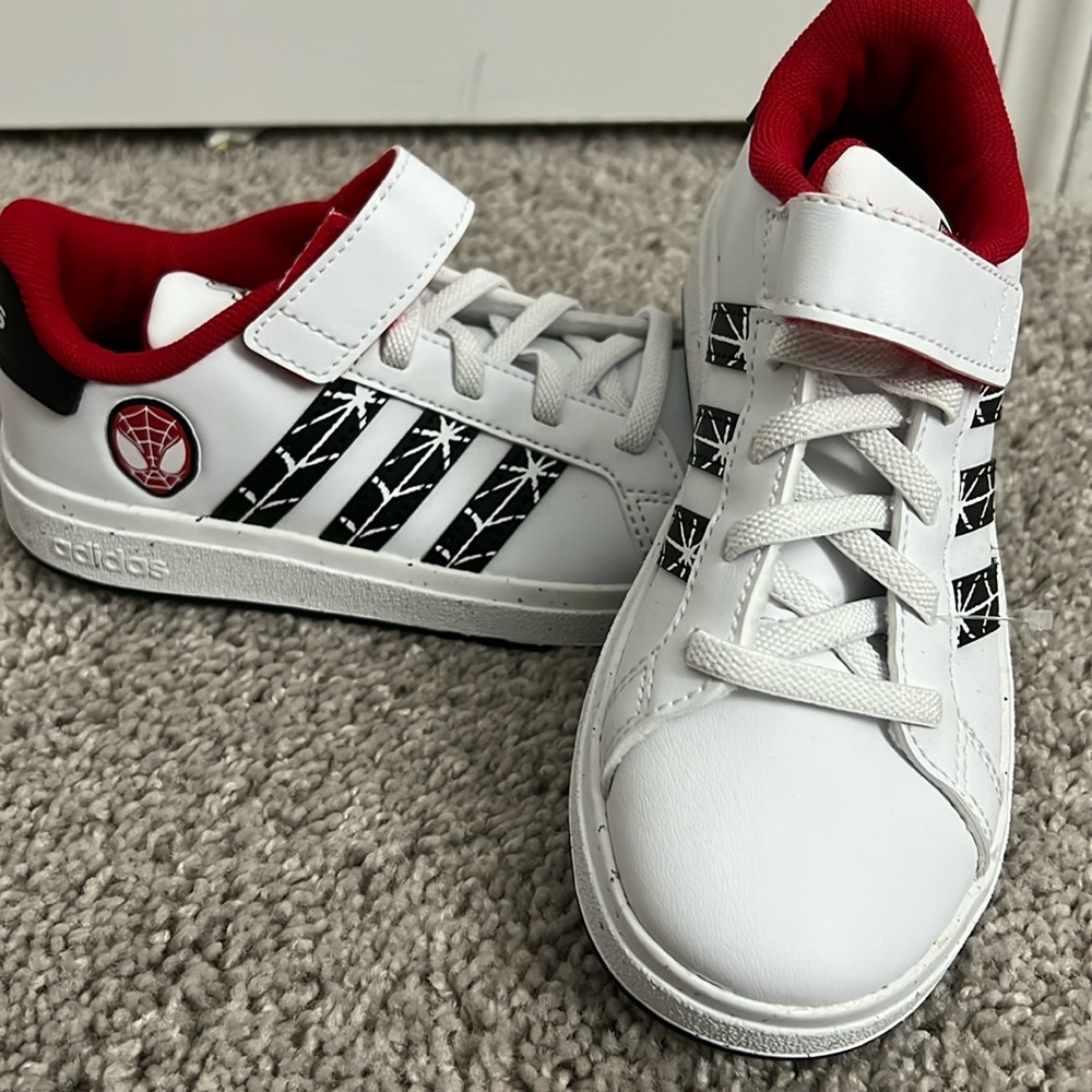 Kids Spider-Man adidas